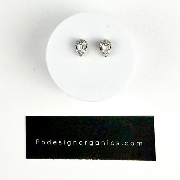14k White Gold Pear Cut Sparkling Stud Earrings Elegant Zirconia / Diamond Look - Picture 6 of 6